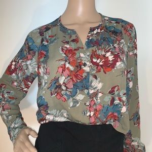 Van Heusen Floral button up shirt Size M